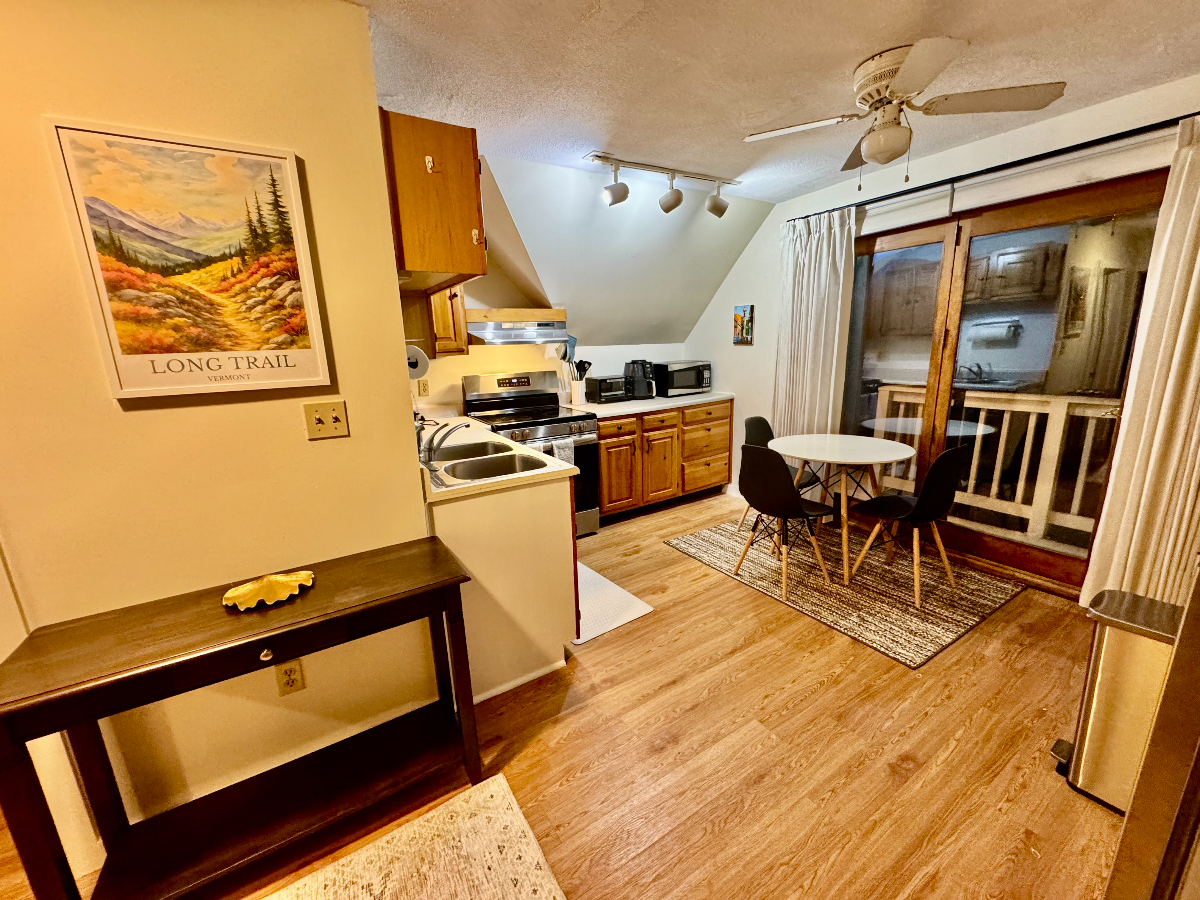 Quechee Village River House Apartment - Photo 2