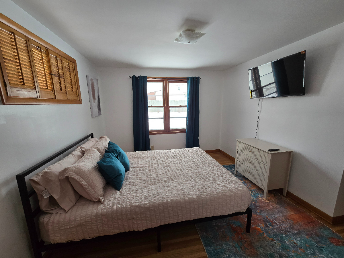 Fully furnished mid-term house with three private rooms - Photo 4
