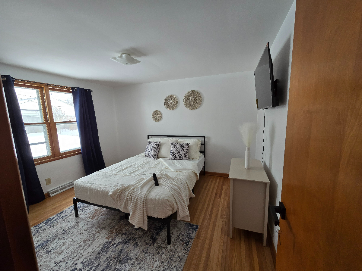 Fully furnished mid-term house with three private rooms - Photo 5