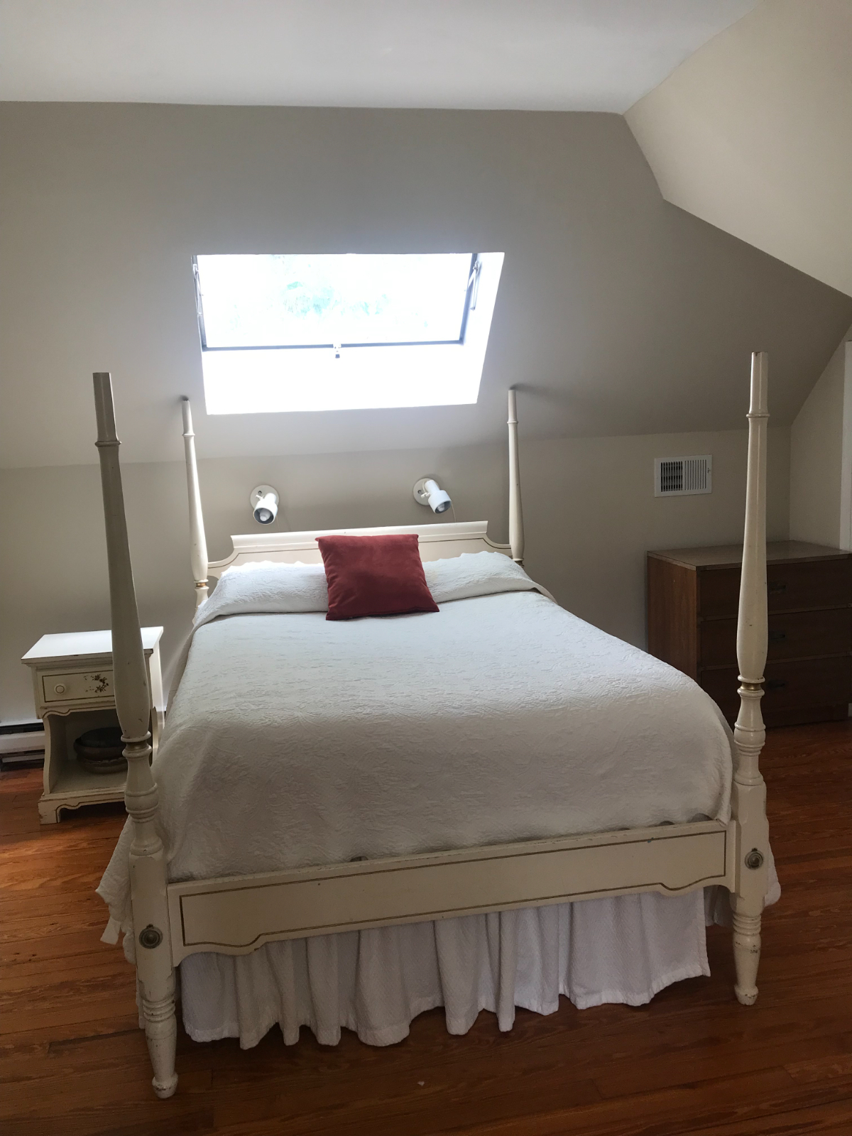 Private third-floor suite in Chevy Chase, DC home - Photo 4