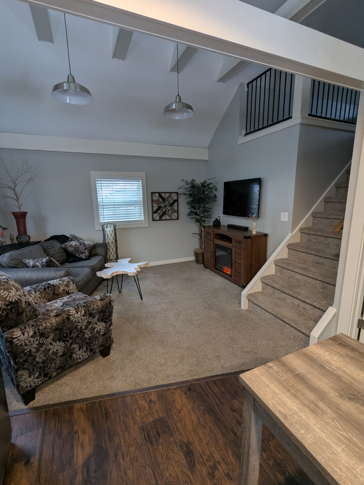 An Attractive, Comfortably Equipped, Fully Furnished Apartment in Quiet Lockport Neighborhood - Photo 1
