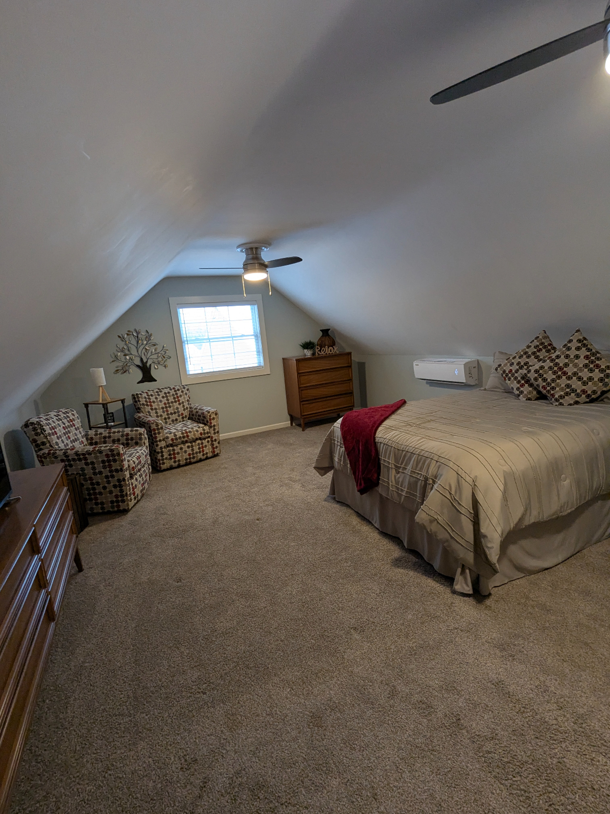 An Attractive, Comfortably Equipped, Fully Furnished Apartment in Quiet Lockport Neighborhood - Photo 3