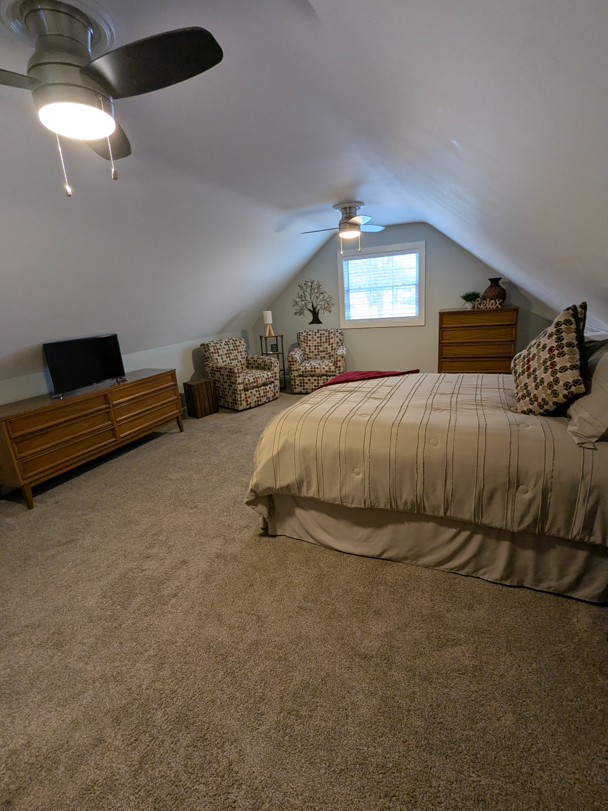An Attractive, Comfortably Equipped, Fully Furnished Apartment in Quiet Lockport Neighborhood - Photo 5