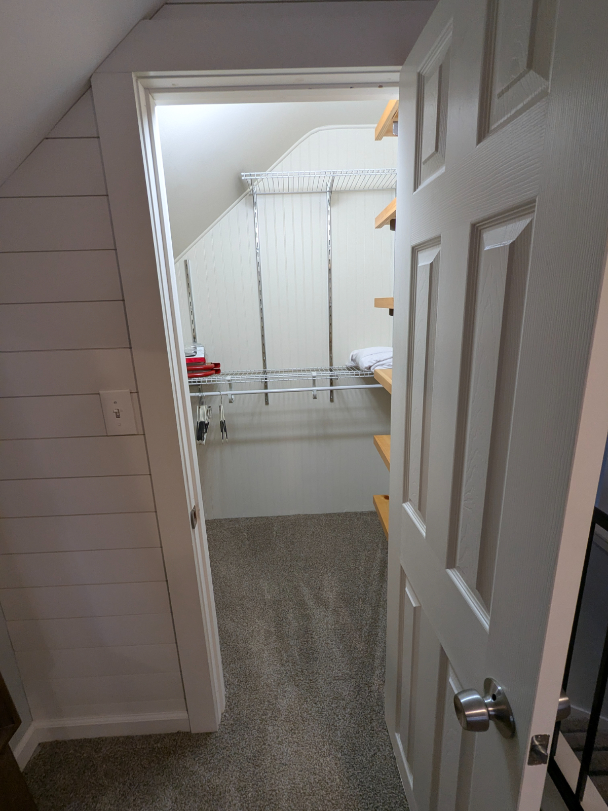 An Attractive, Comfortably Equipped, Fully Furnished Apartment in Quiet Lockport Neighborhood - Photo 6