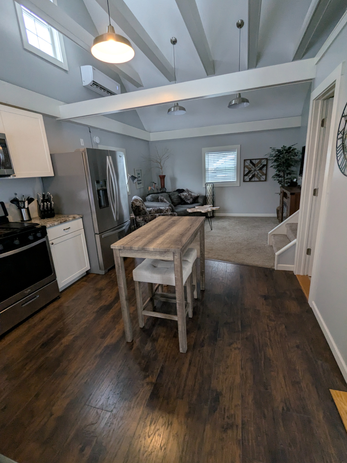 An Attractive, Comfortably Equipped, Fully Furnished Apartment in Quiet Lockport Neighborhood - Photo 11