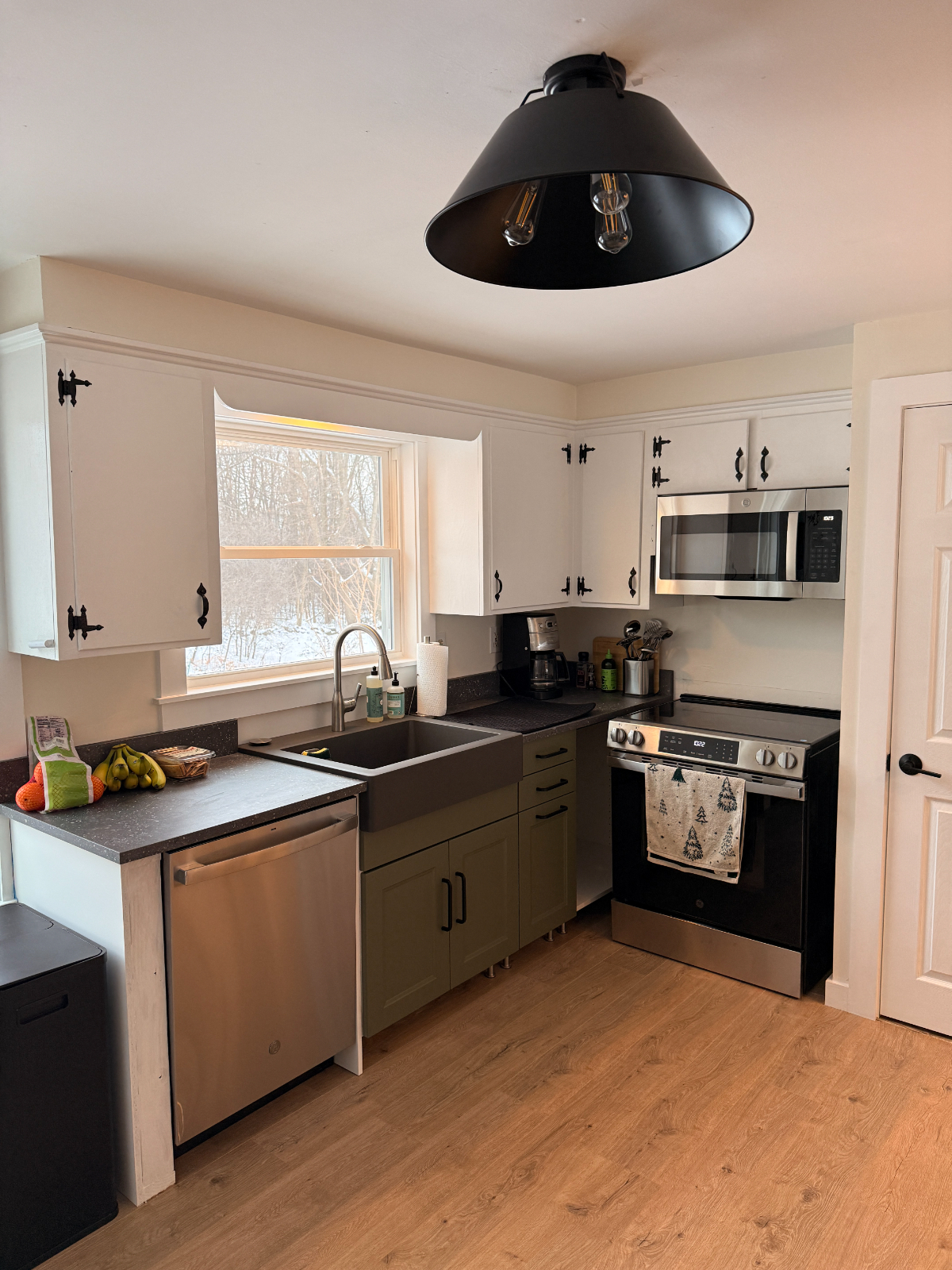 3 BR 1 BA Furnished Apt - Photo 8