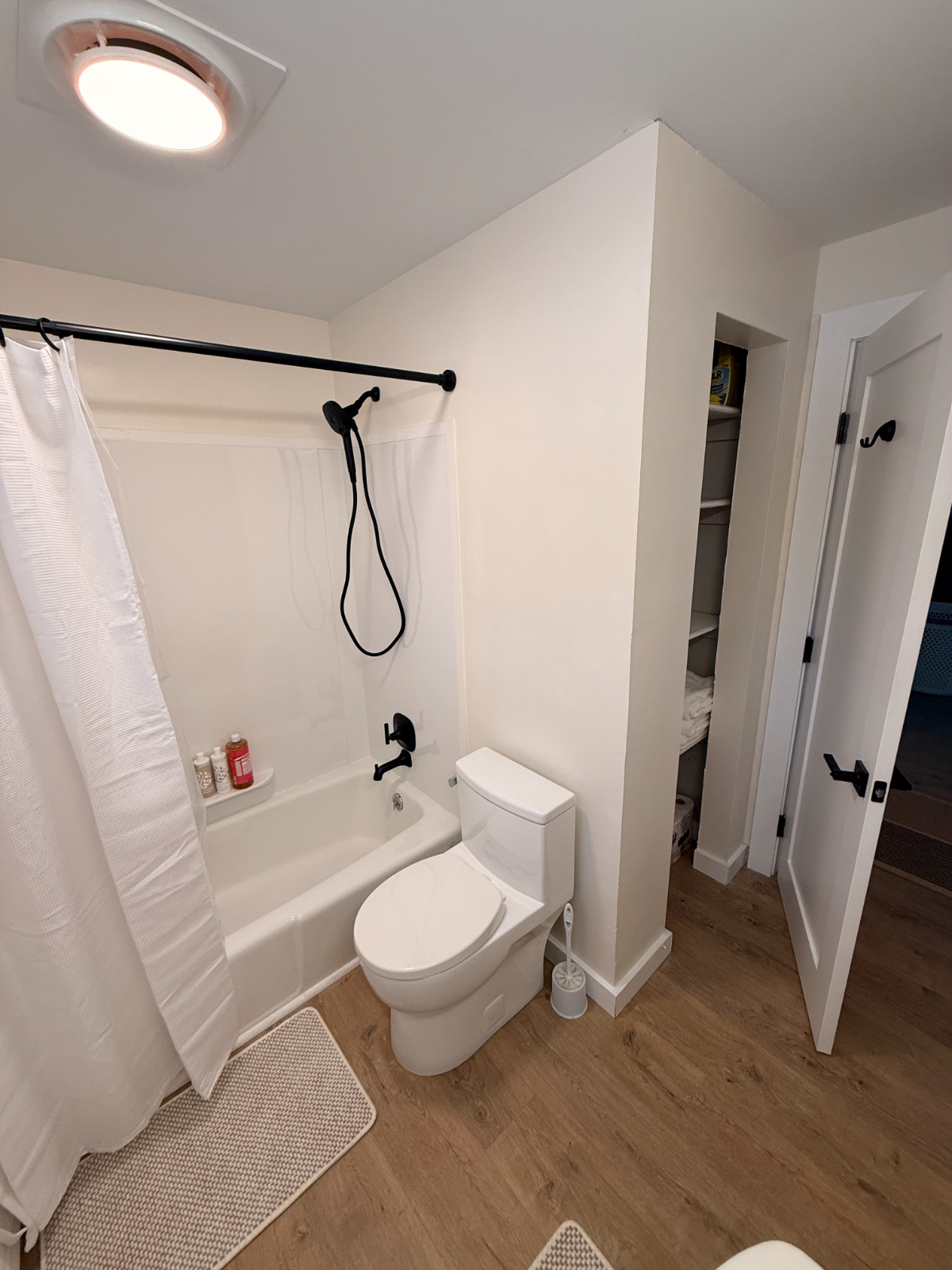3 BR 1 BA Furnished Apt - Photo 11