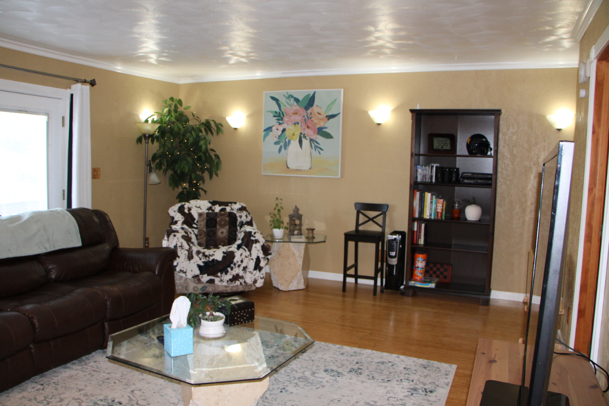 Terminal-Side Luxury 6-Person Spa, Private Bar and Pro-Managed - Photo 2