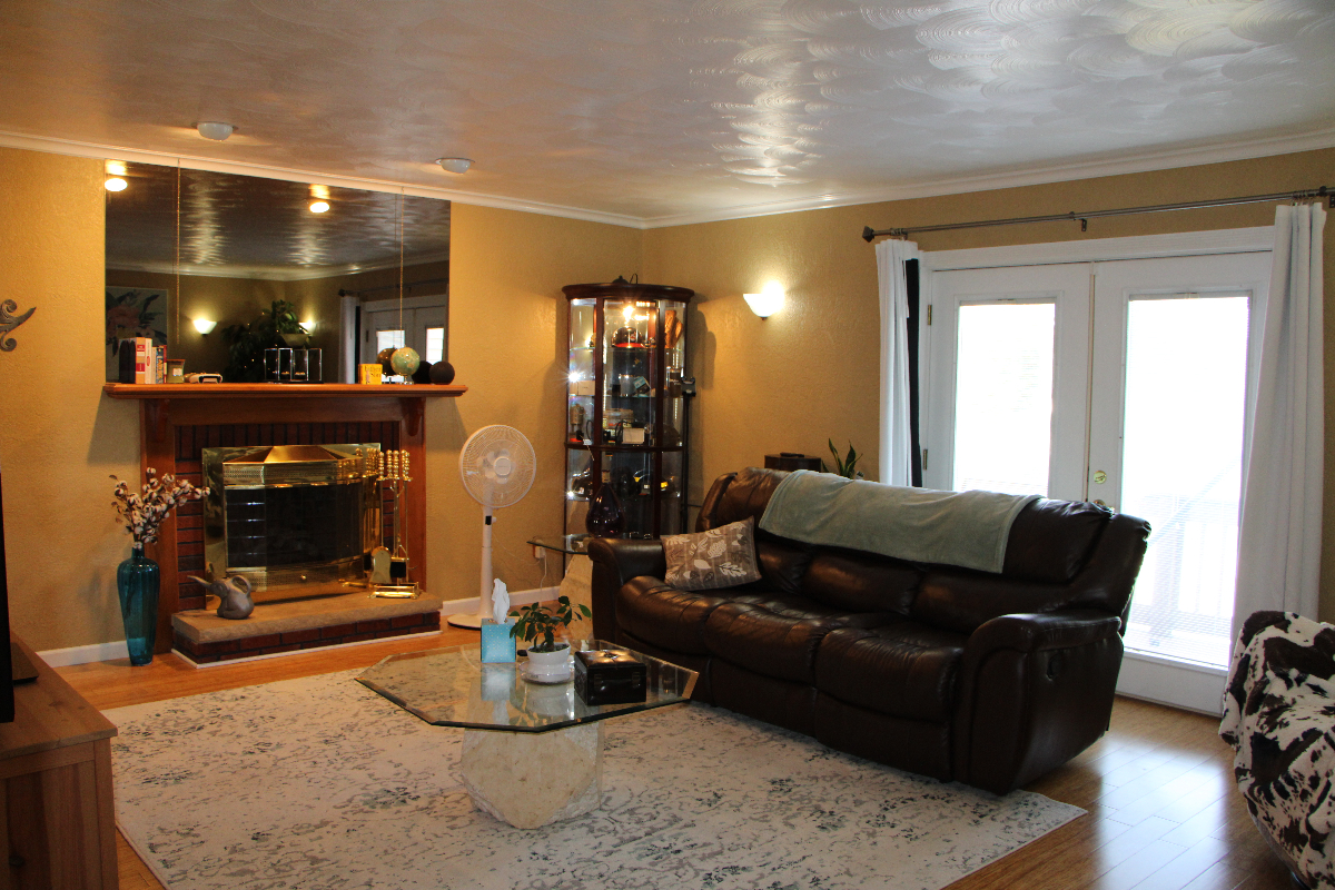 Terminal-Side Luxury 6-Person Spa, Private Bar and Pro-Managed - Photo 9