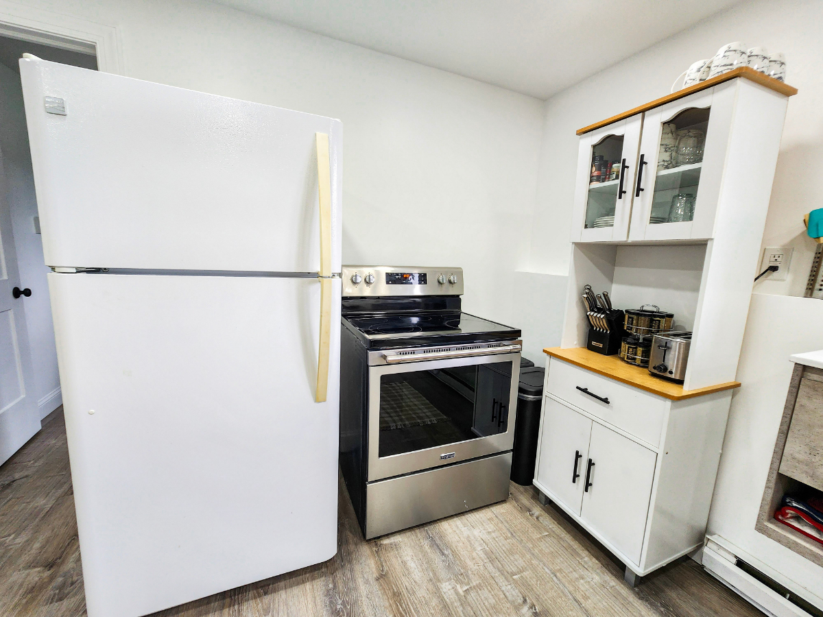 Renovated 2 bed apartment - Photo 11
