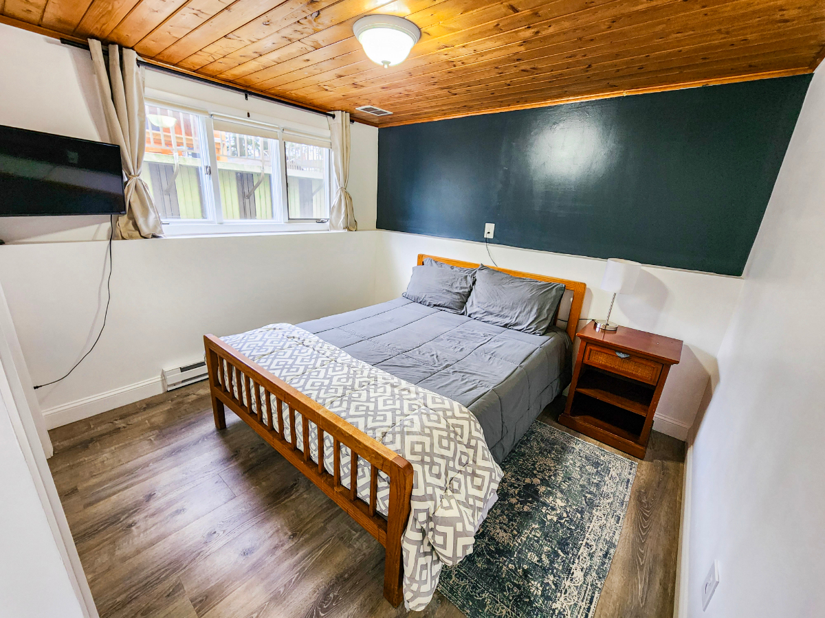 Renovated 2 bed apartment - Photo 4