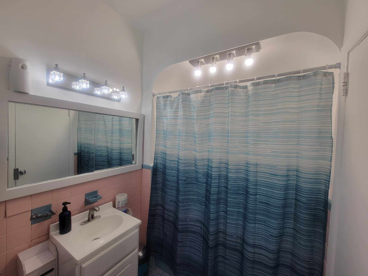 Private Modern Room Laundry Included Flatlands, Brooklyn - Photo 10