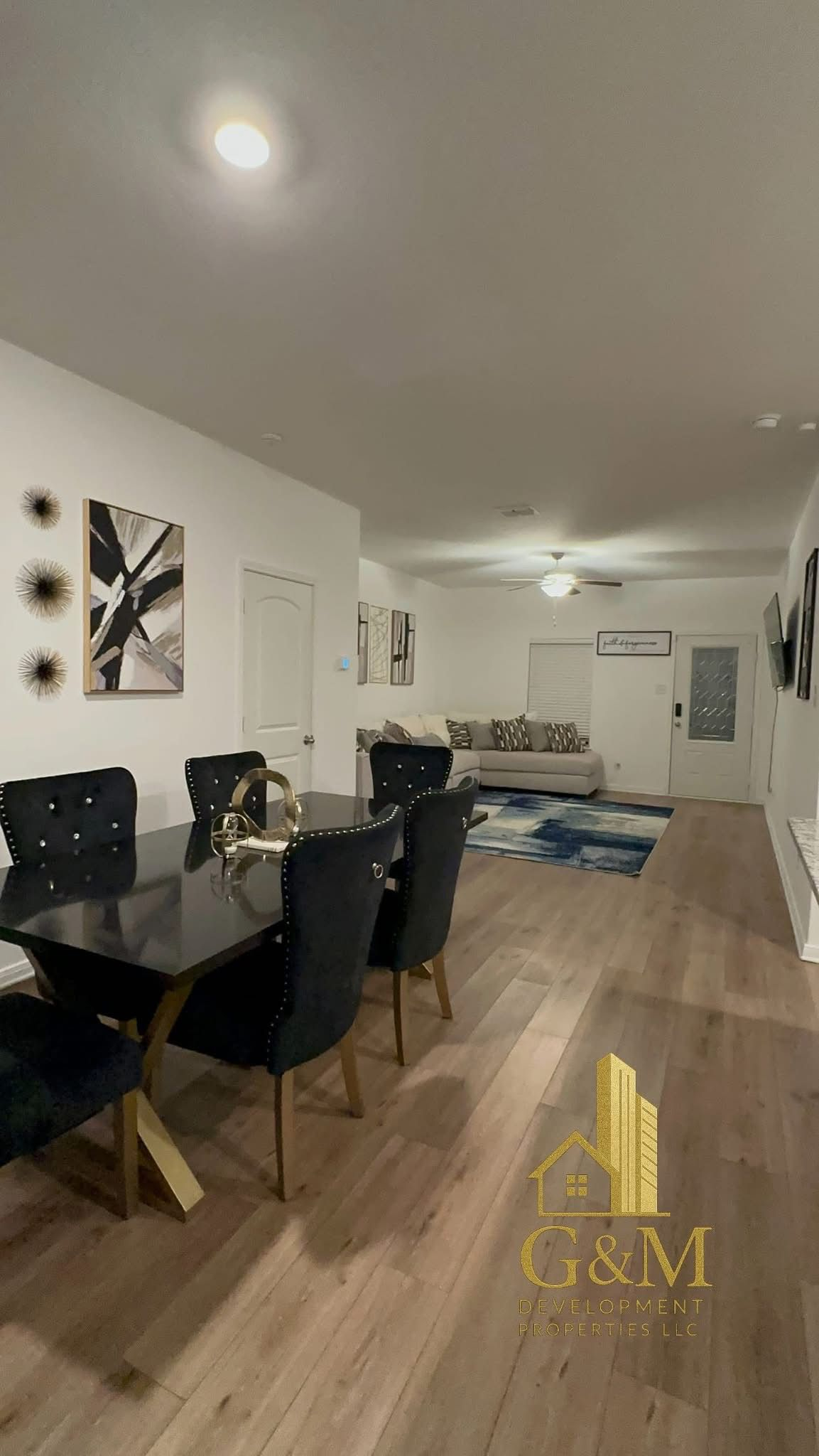 Comfortable 3 Bedroom Home in a Calm Neighborhood - Photo 2