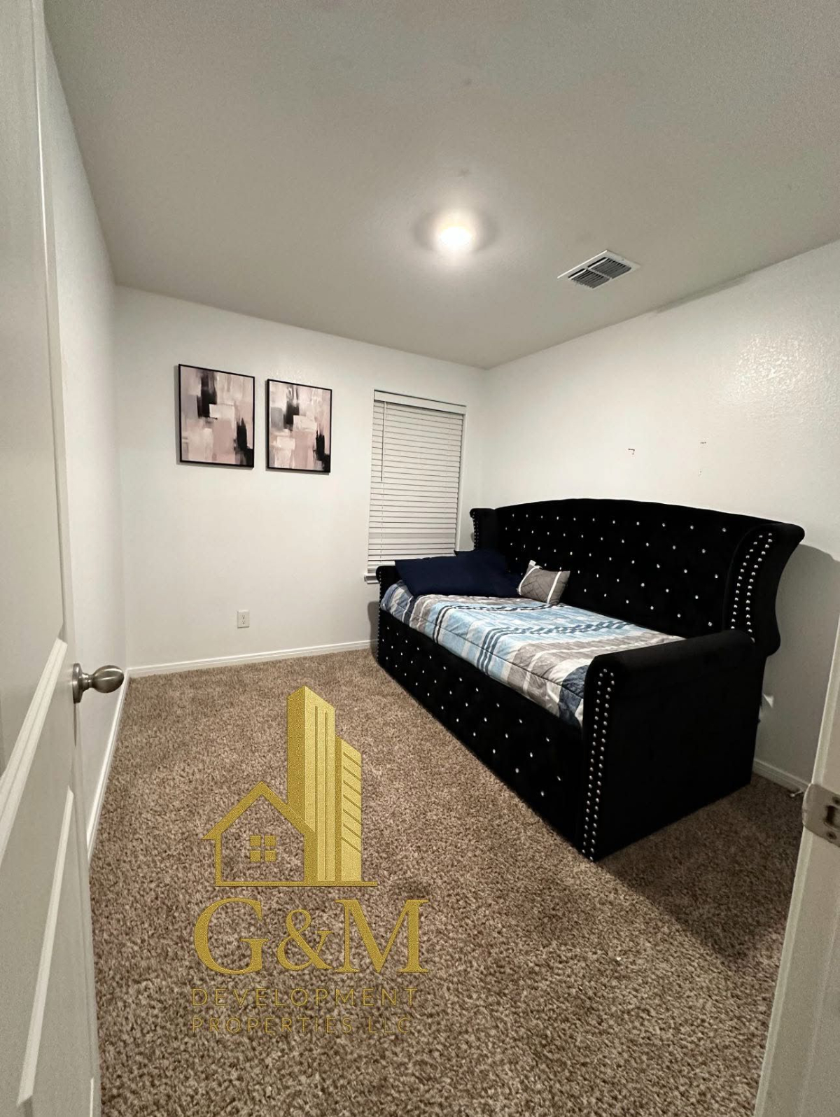 Comfortable 3 Bedroom Home in a Calm Neighborhood - Photo 5