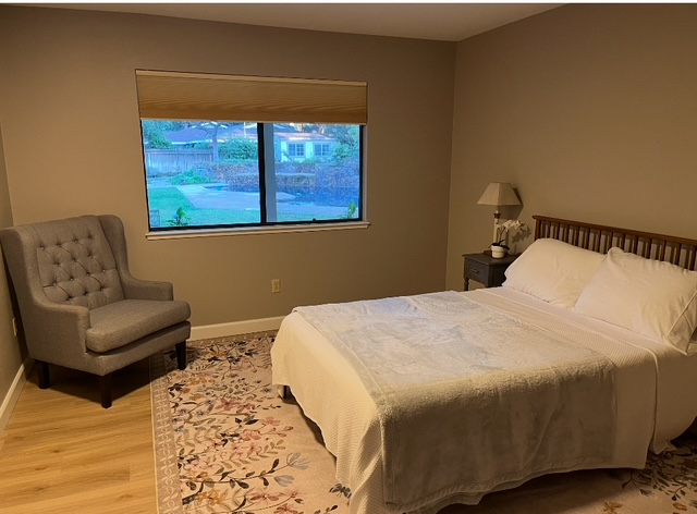 Spacious room and private bath , Walk to Dignity Health - Woodland - Photo 2