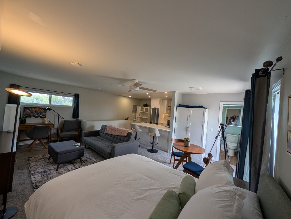 2,395 Fully Furnished, Private San Diego Studio / Utils. Incl / A/C / Balcony / In-Unit Laundry / Month-to-Month - Photo 5