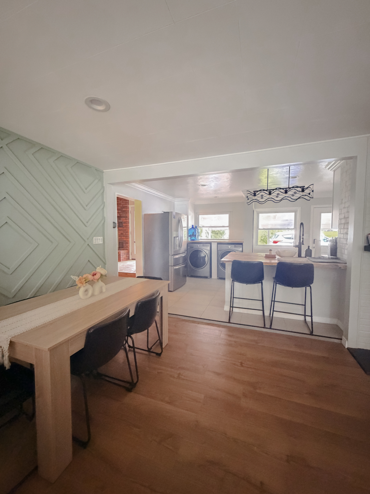 Cozy Private Room with Private External Bathroom - Photo 11