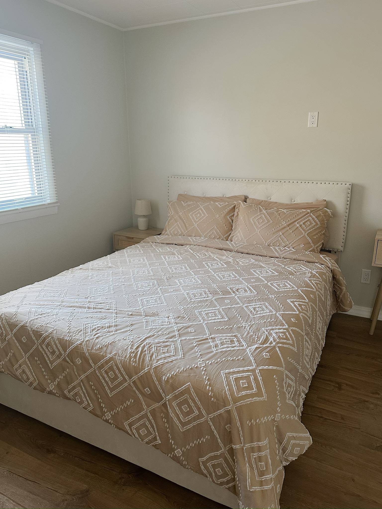 Cozy Private Room with Private External Bathroom