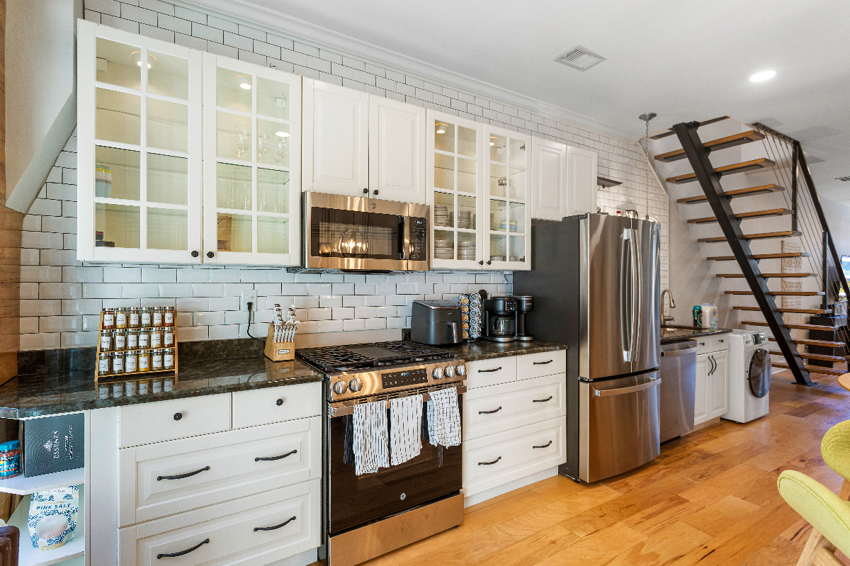 Spacious 3BR/1.5BA Home in Bloomingdale - Great for Families or Professionals - Photo 5