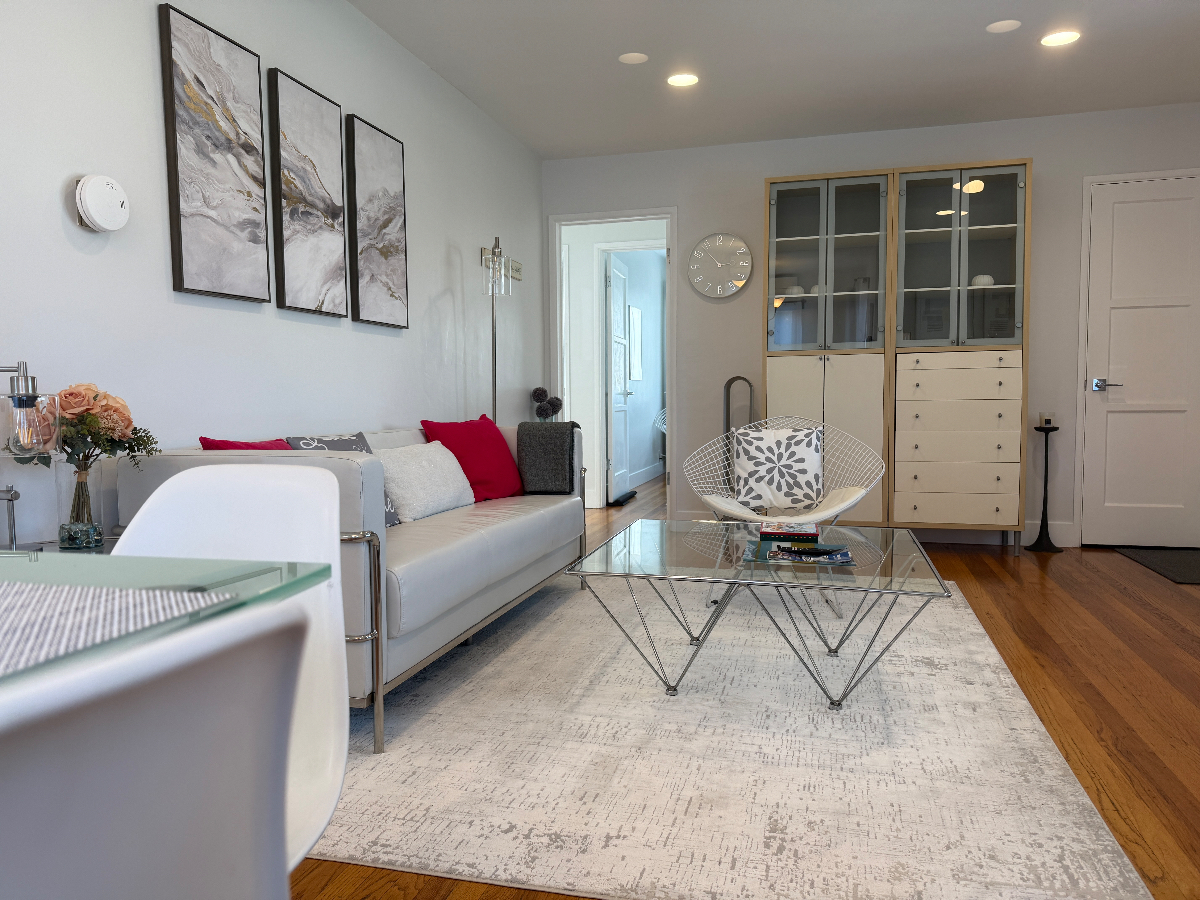 Cozy bright home in west LA, convenient to UCLA. - Photo 2