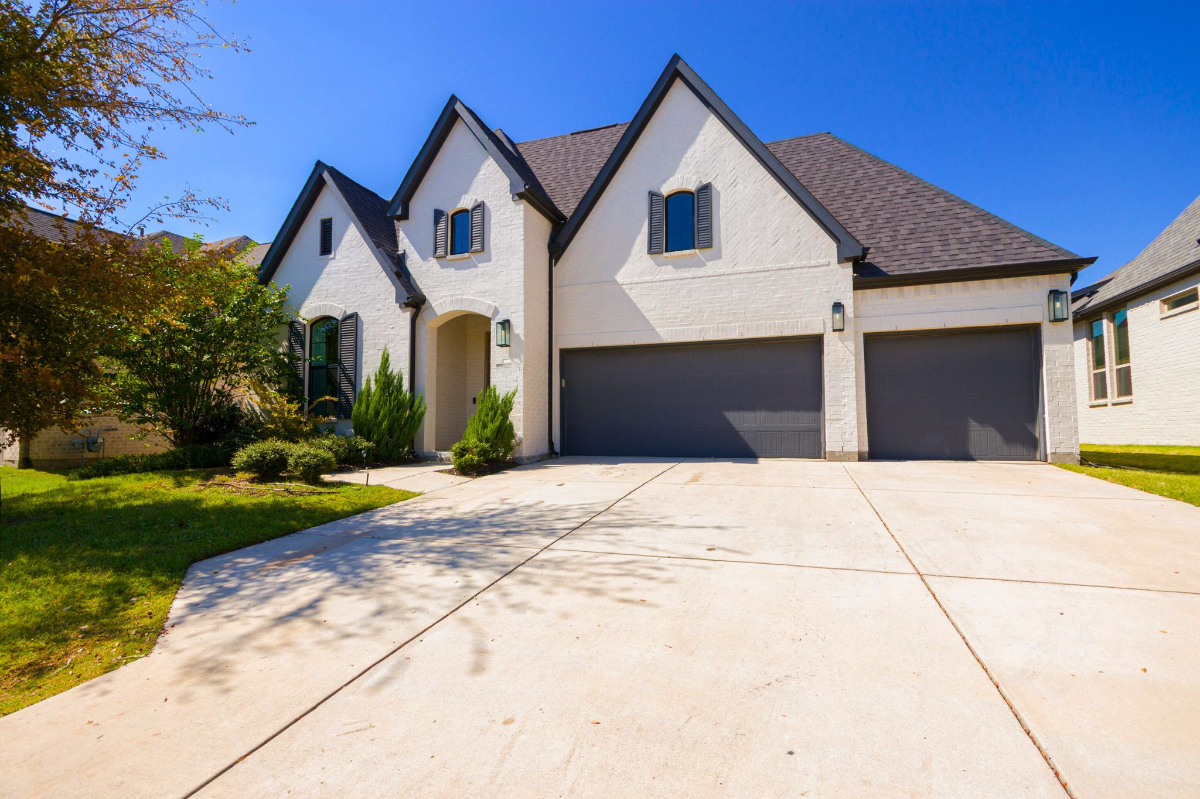 Luxe 4BR w/ Office, EV, Playset in Mckinney - Photo 5