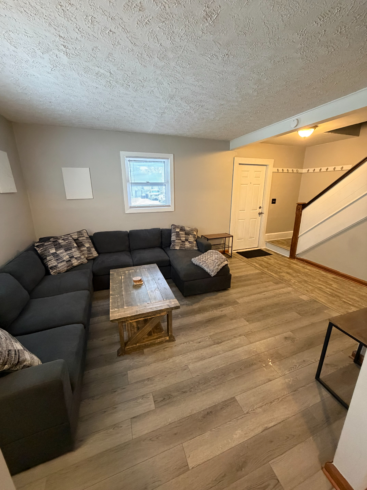 Quiet Single-Family Home Near Hospitals - Photo 2