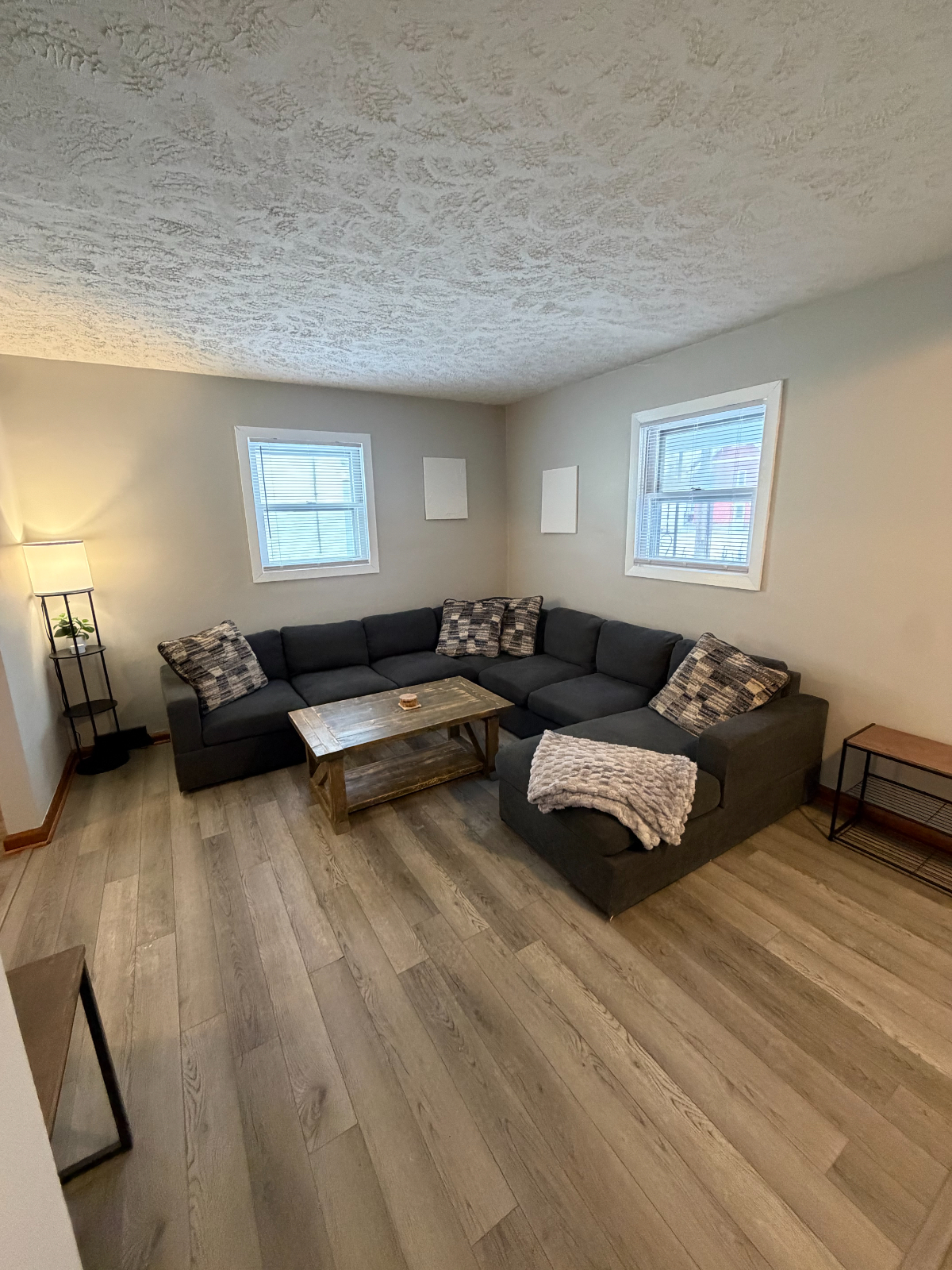 Quiet Single-Family Home Near Hospitals - Photo 3
