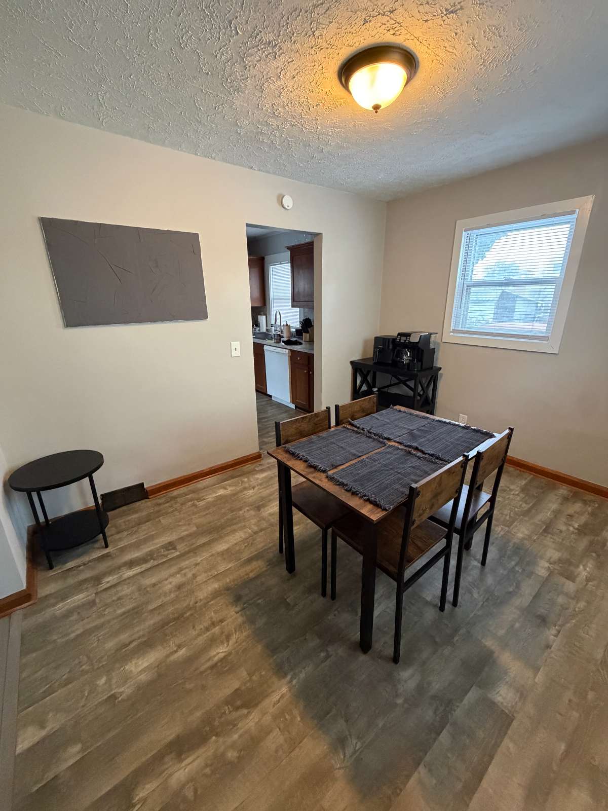 Quiet Single-Family Home Near Hospitals - Photo 7