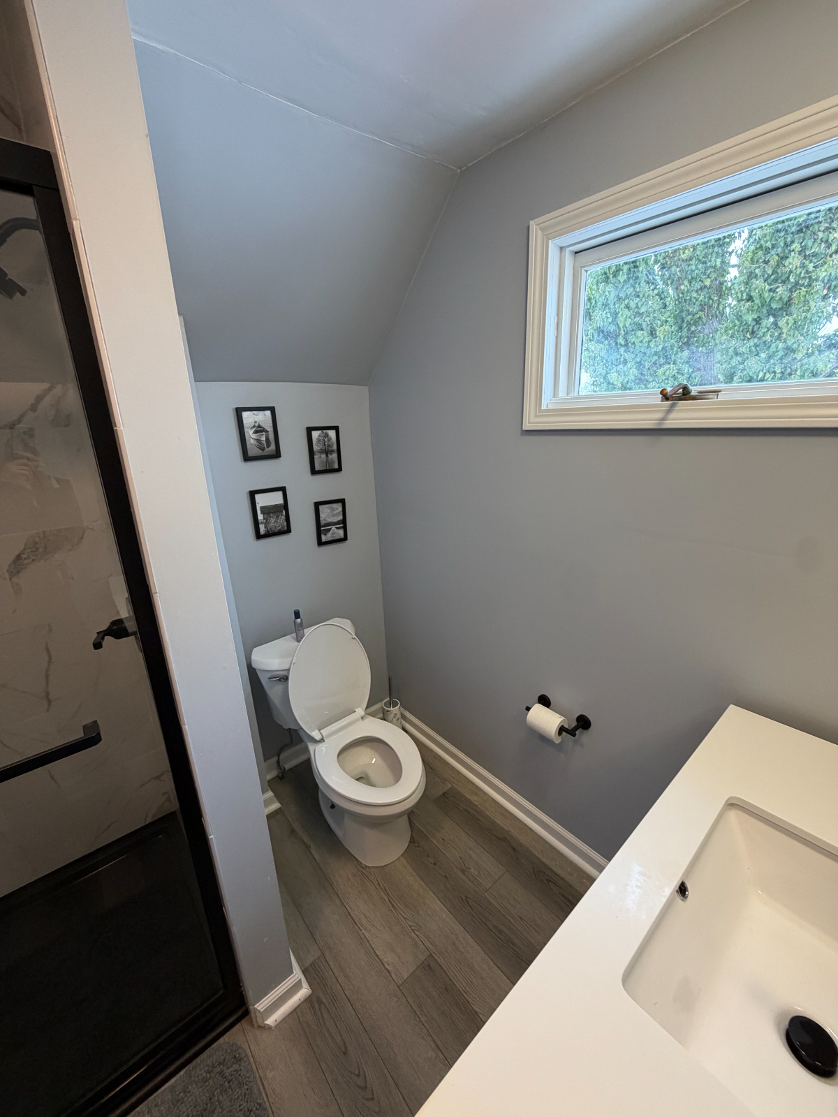 Quiet Single-Family Home Near Hospitals - Photo 9