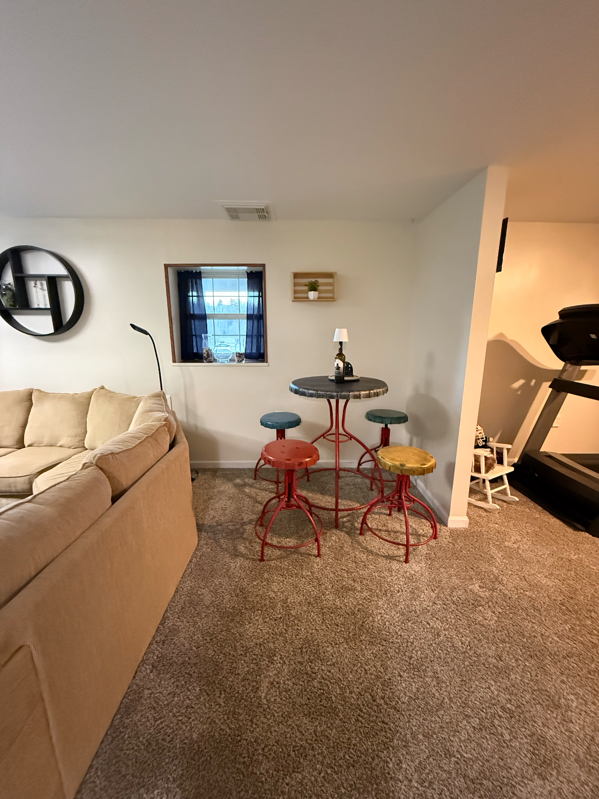 Quiet, Private Furnished  Basement Suite with Sunset and Nature Views - Photo 6