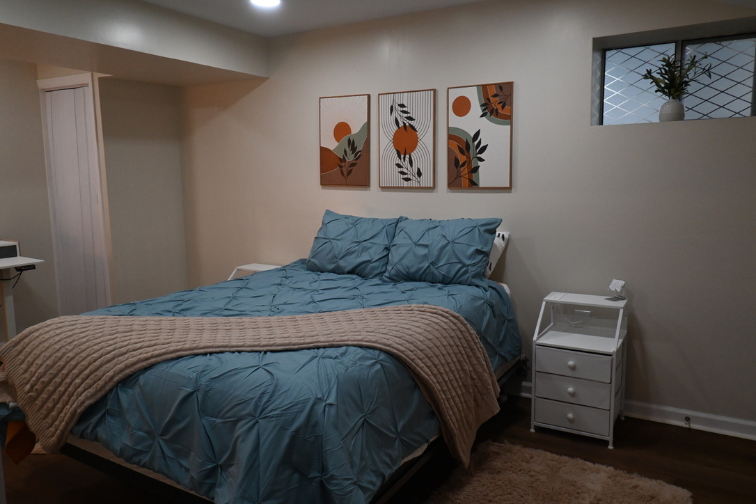Quiet, Private Furnished  Basement Suite with Sunset and Nature Views - Photo 10