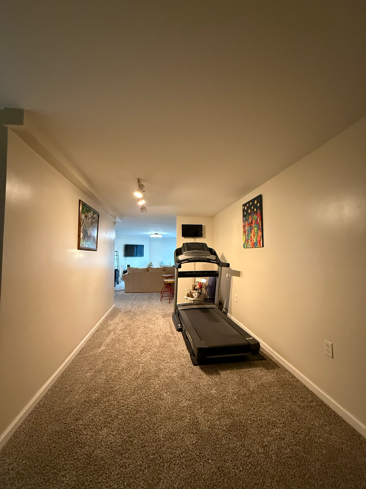 Quiet, Private Furnished  Basement Suite with Sunset and Nature Views - Photo 8