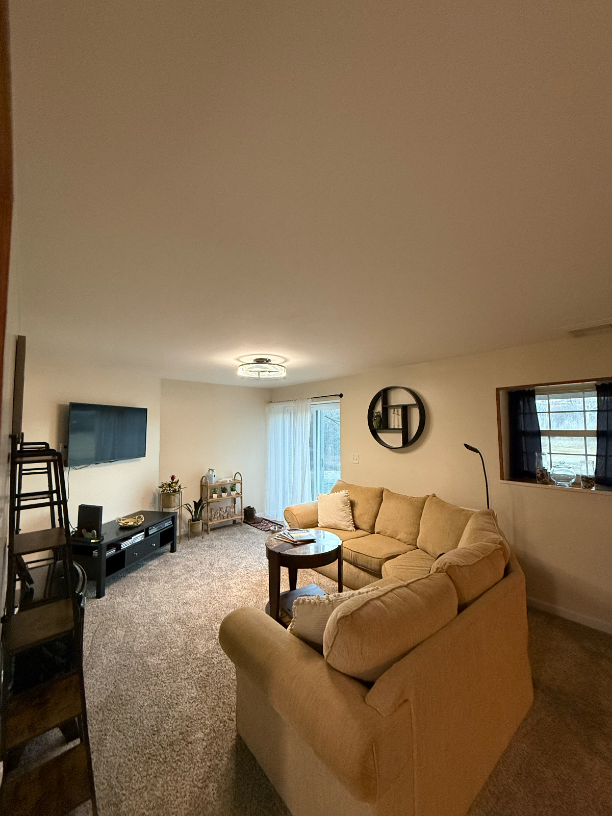 Quiet, Private Furnished  Basement Suite with Sunset and Nature Views - Photo 4
