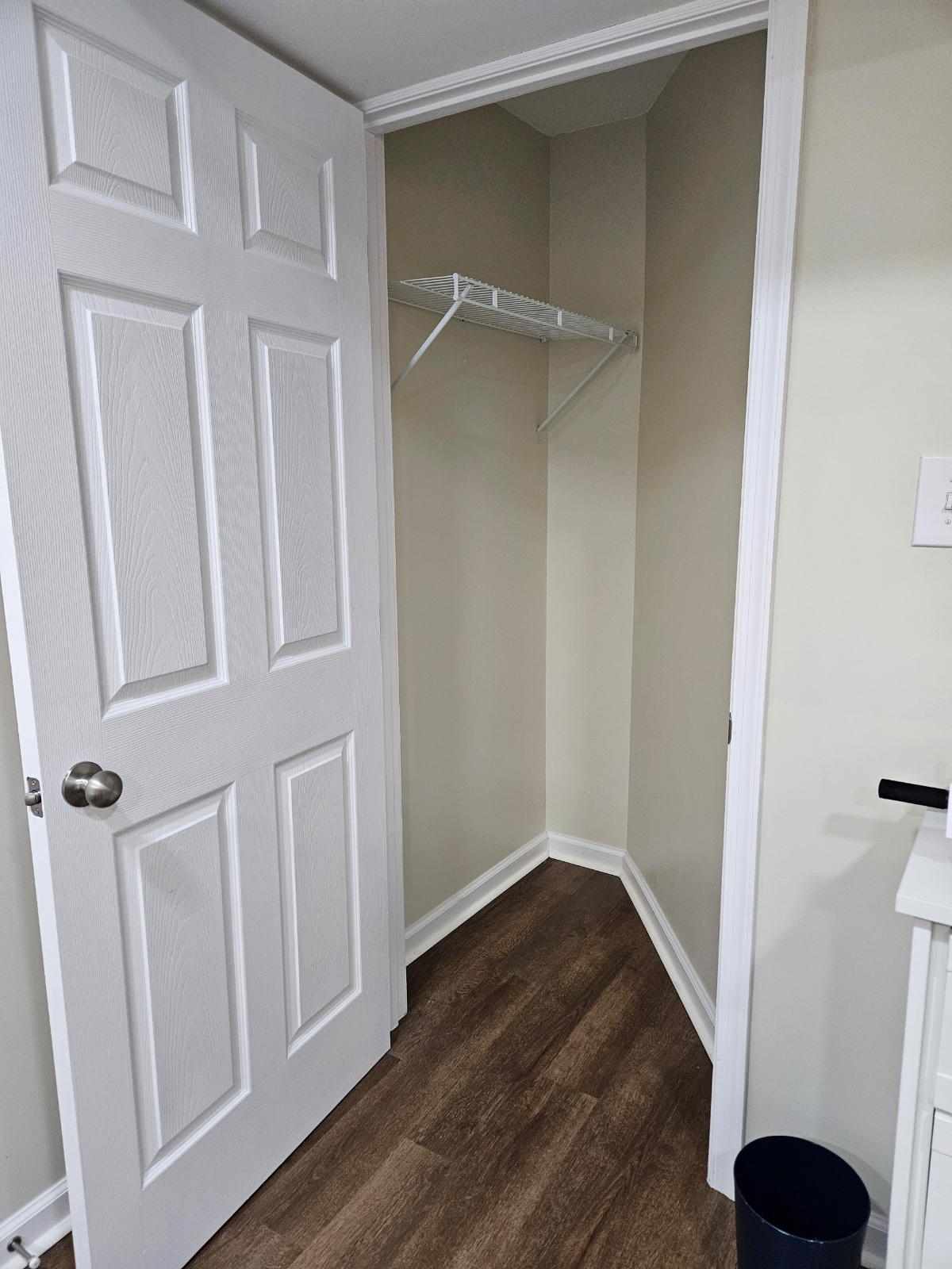 Quiet, Private Furnished  Basement Suite with Sunset and Nature Views - Photo 12