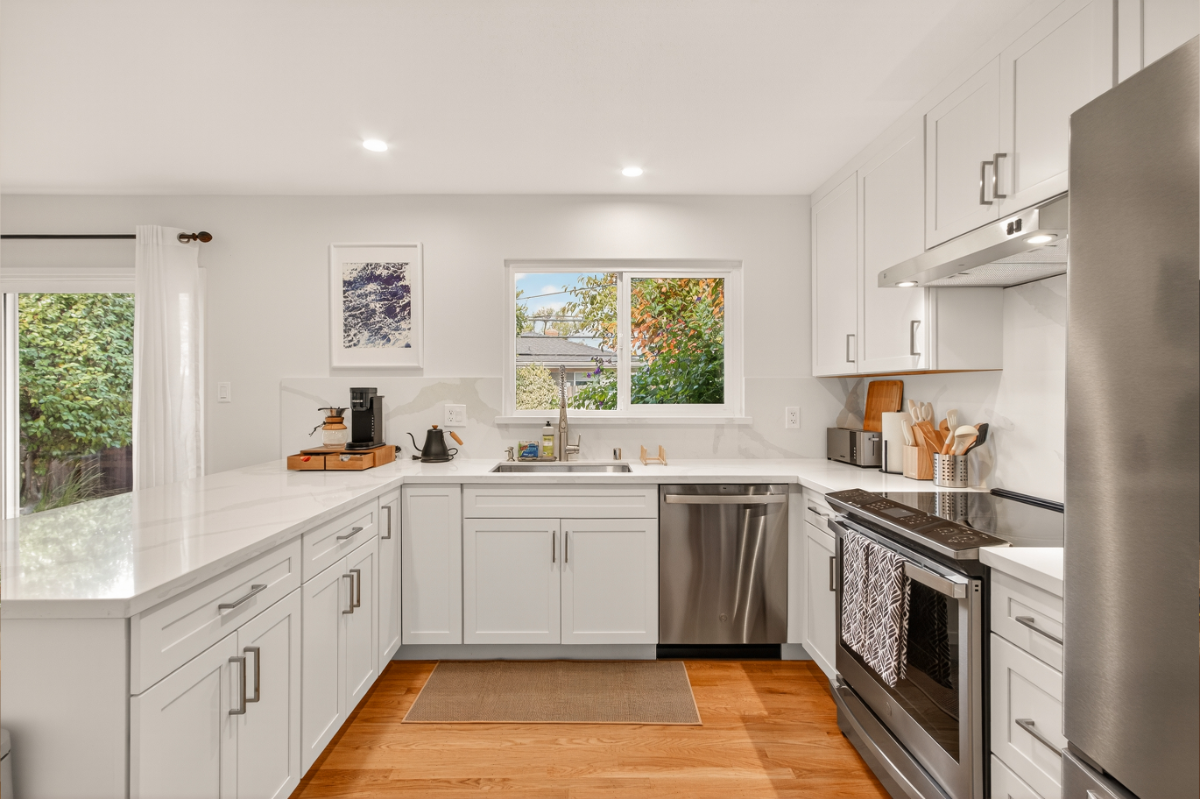 Cozy Japandi 3BR/2BA Home with Brand-New Kitchen and Fast Wi-Fi Near Hwy 50 - Photo 5
