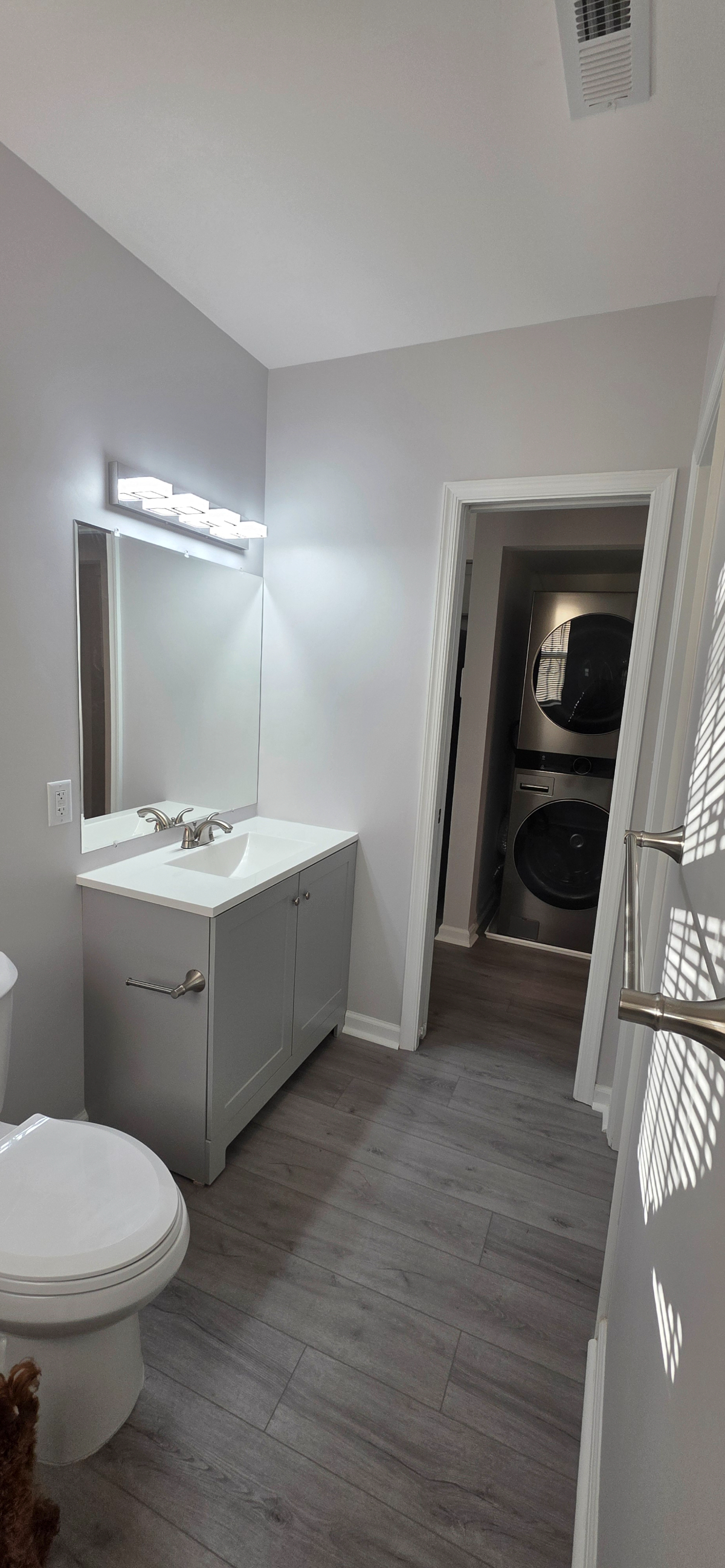 Beautifully Renovated 2BR/2BA Apartment Near H St Corridor - Photo 3