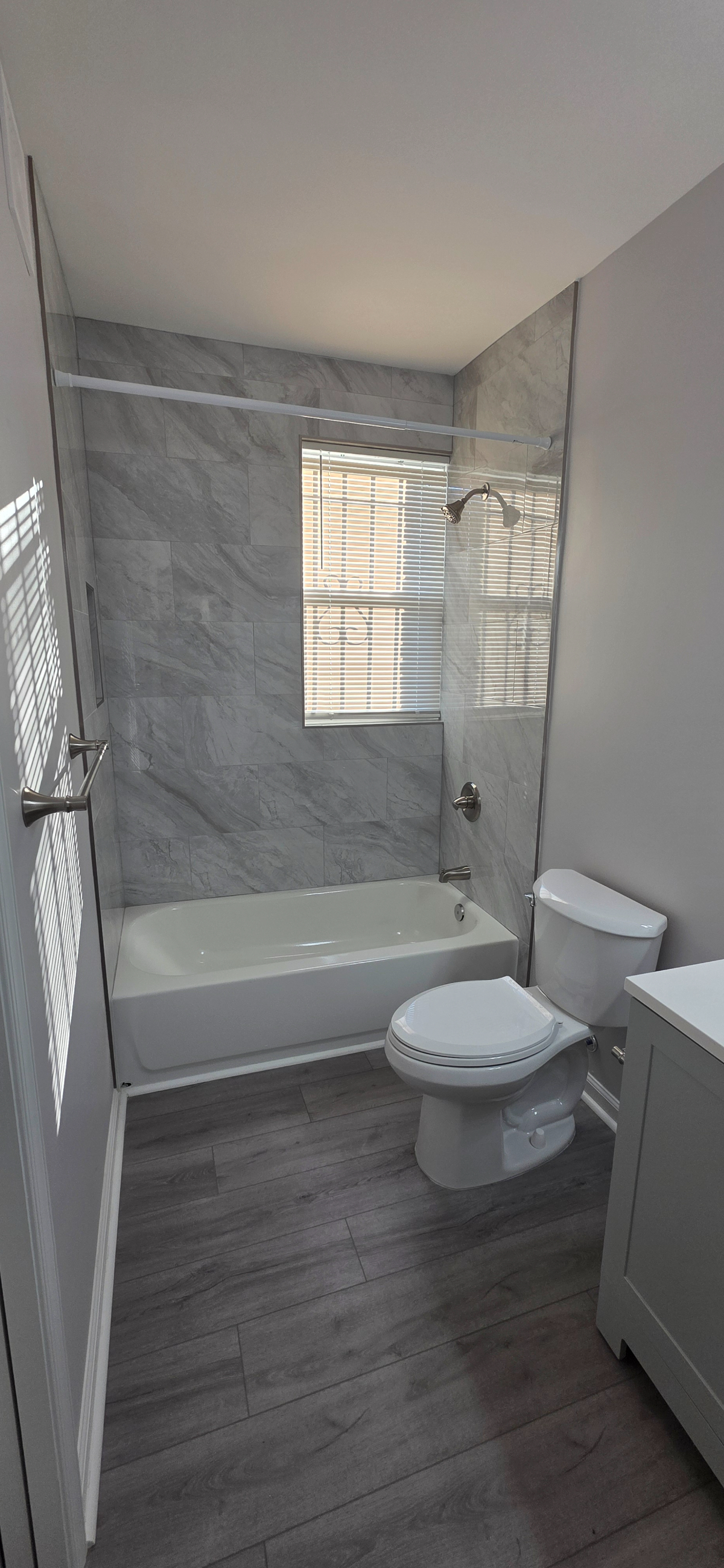 Beautifully Renovated 2BR/2BA Apartment Near H St Corridor - Photo 4