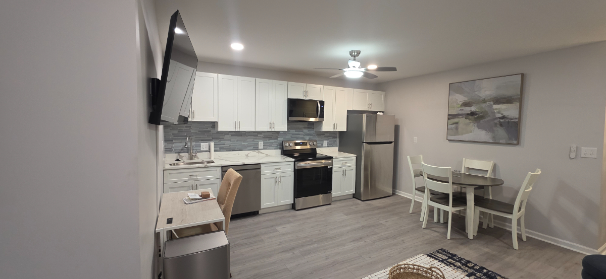 Beautifully Renovated 2BR/2BA Apartment Near H St Corridor - Photo 8