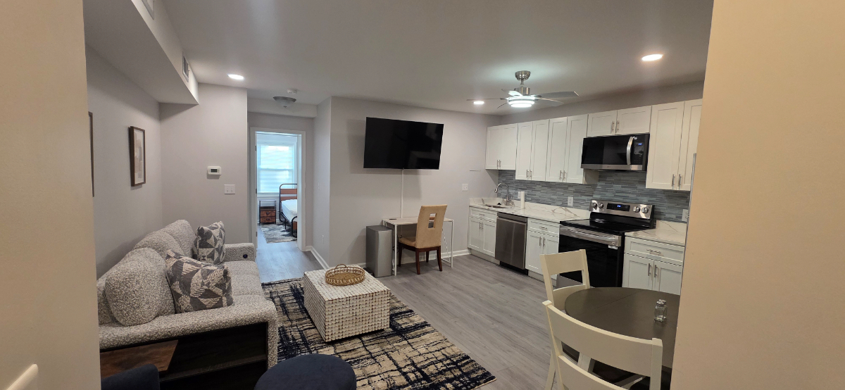 Beautifully Renovated 2BR/2BA Apartment Near H St Corridor - Photo 9
