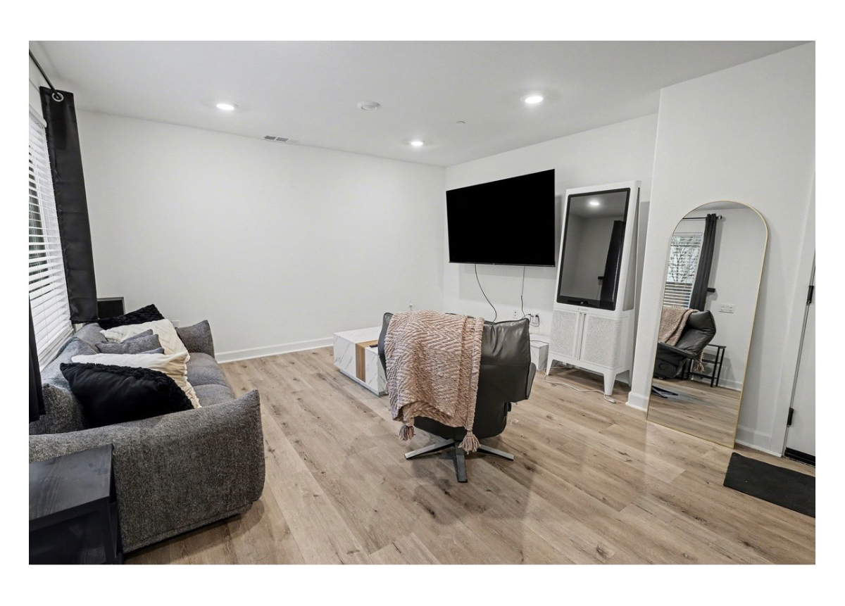 Fully furnished quiet townhome close to freeway - Photo 4