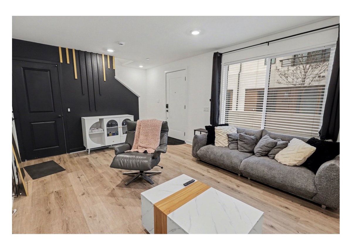 Fully furnished quiet townhome close to freeway - Photo 5