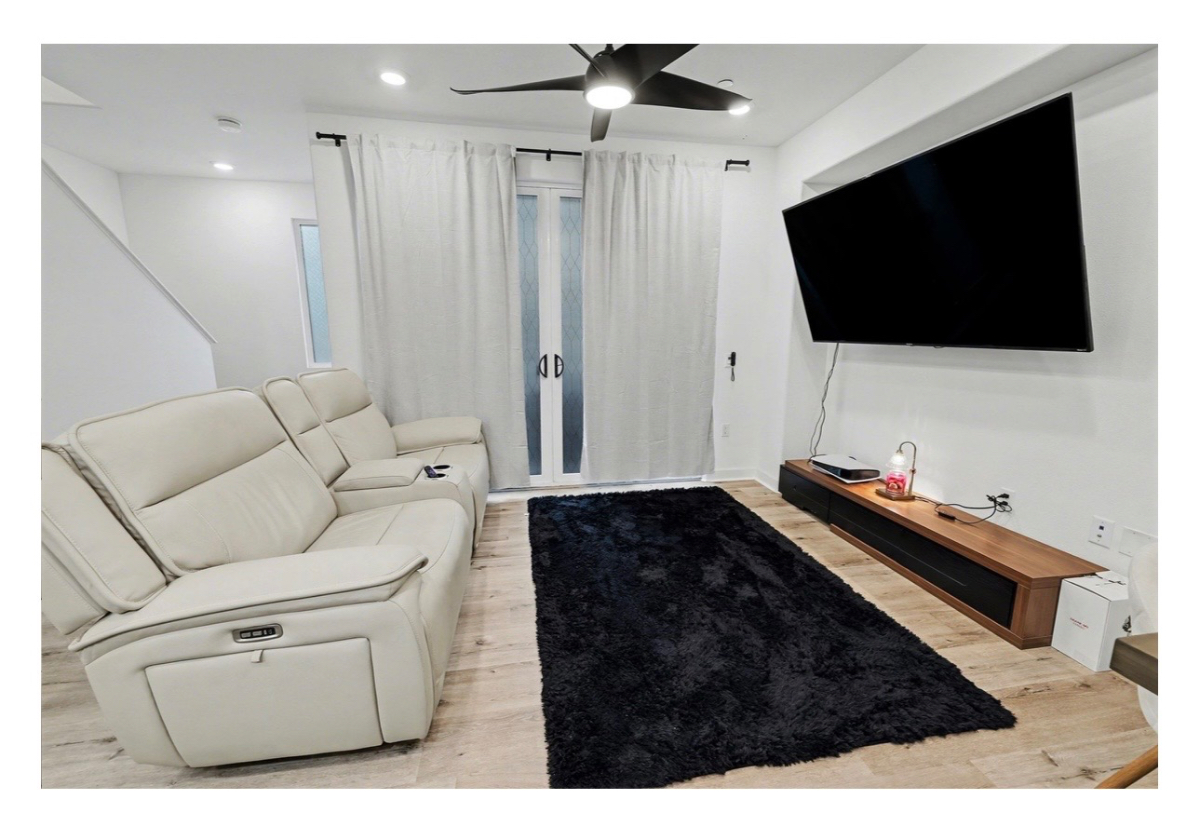 Fully furnished quiet townhome close to freeway - Photo 6