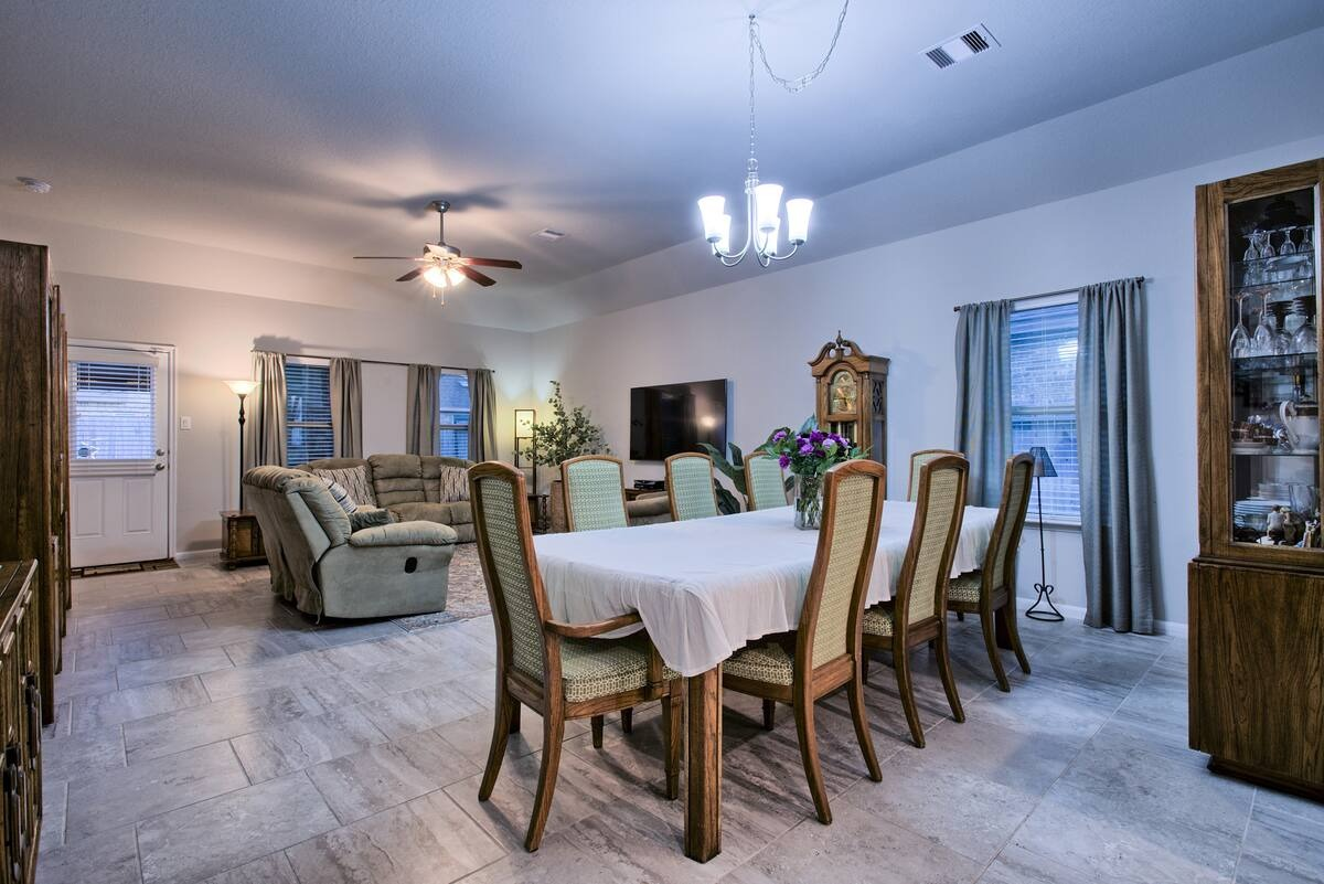 Furnished Room With Shared Home Comforts And Outdoor Kitchen - Photo 4