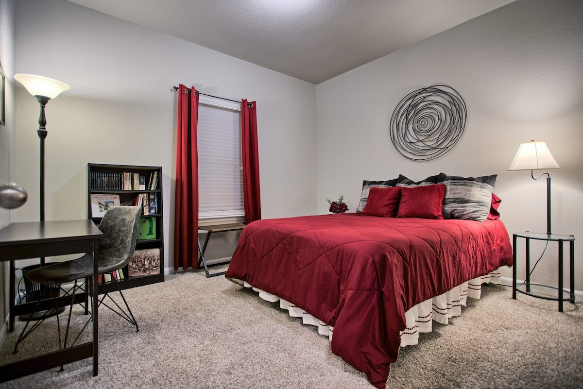 Furnished Room With Shared Home Comforts And Outdoor Kitchen - Photo 2