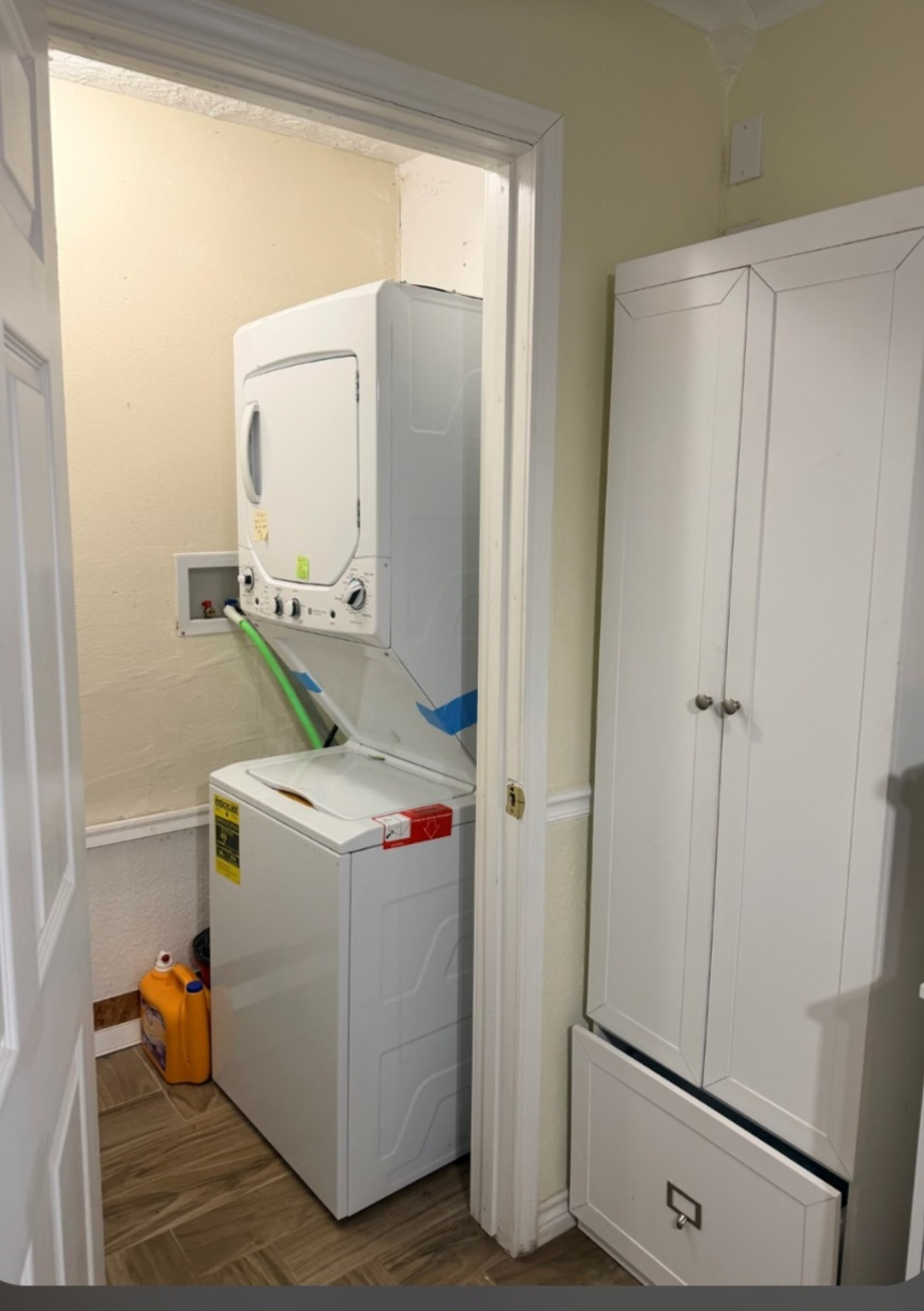 One bedroom with private bathroom. Common kitchen with washer and dryer. $850.00 a month with all bi - Photo 8