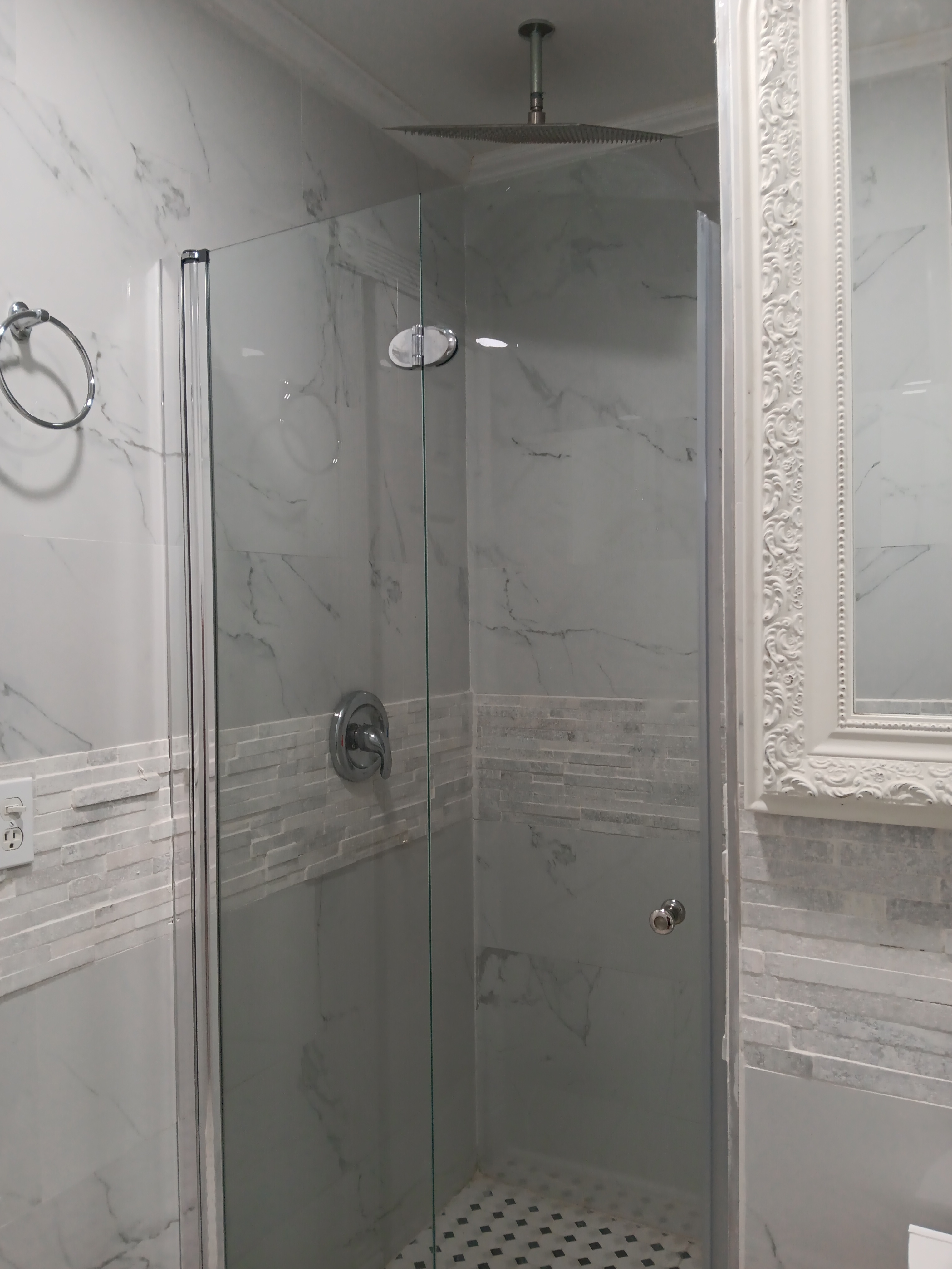 One bedroom with private bathroom. Common kitchen with washer and dryer. $850.00 a month with all bi - Photo 6