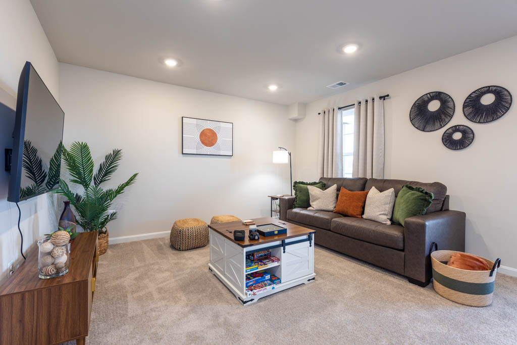 Fully Furnished Modern Charles Town Retreat - Photo 12