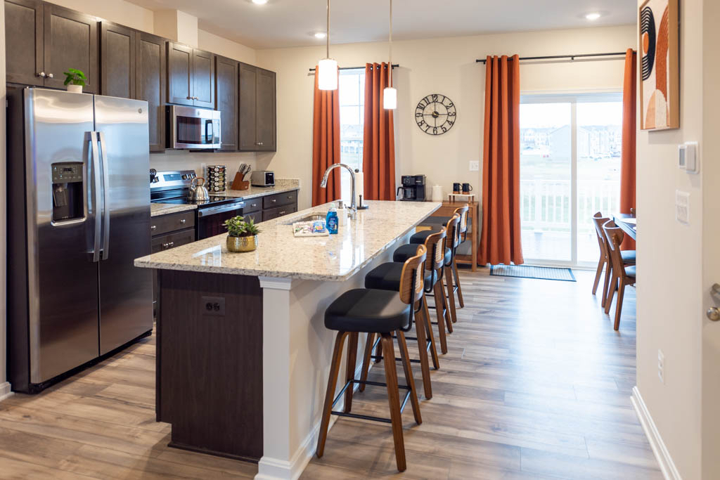 Fully Furnished Modern Charles Town Retreat - Photo 6