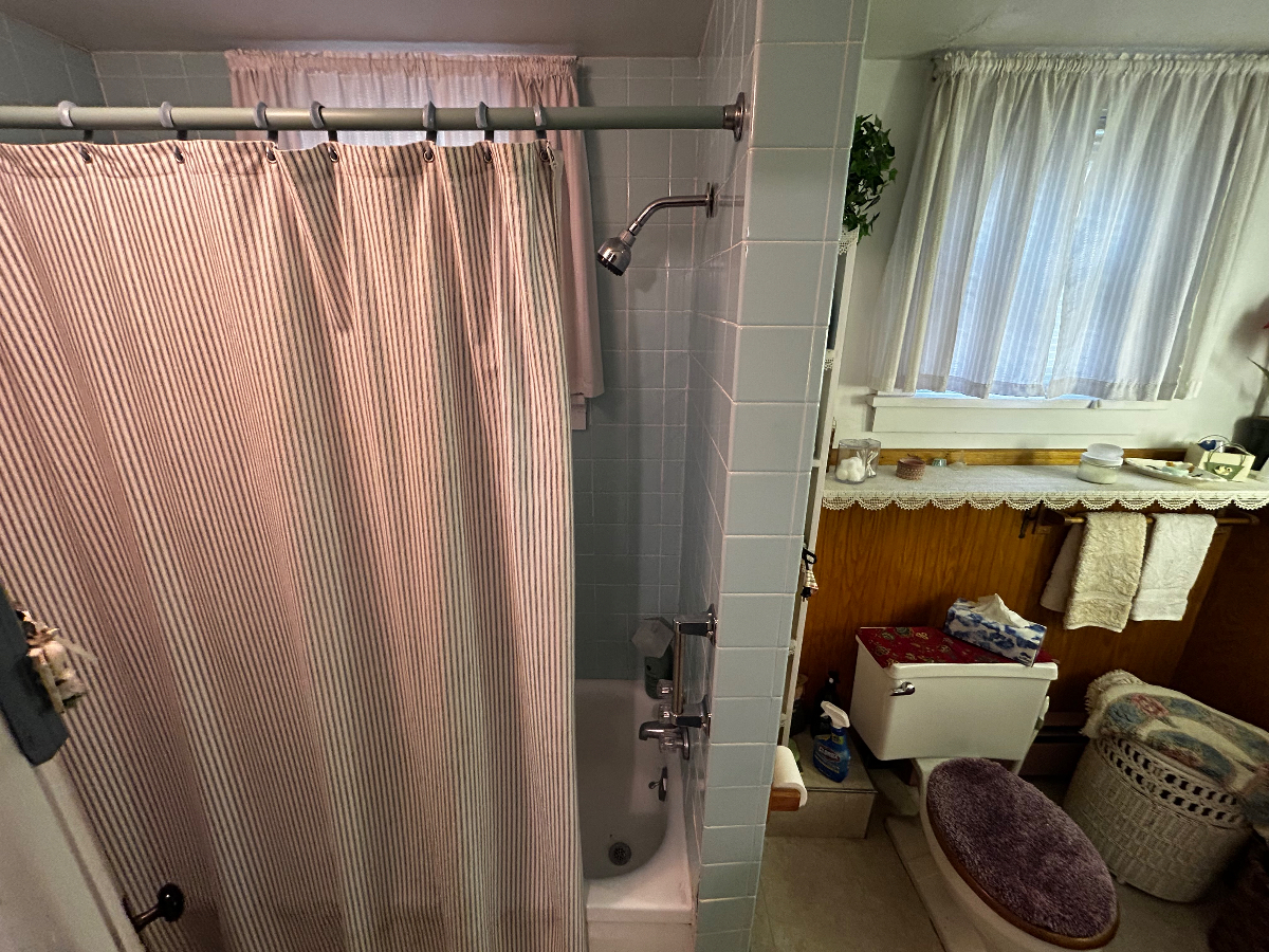 Charming Historic Home Sleeps 6, Near Bennington Hospitals - Photo 12