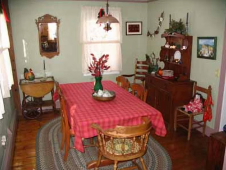Charming Historic Home Sleeps 6, Near Bennington Hospitals - Photo 6